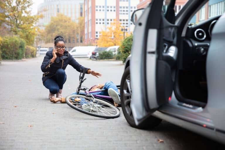 夢見開車撞人（12 個精神含義）