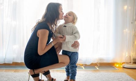 自戀的母親：對孩子的原因、特徵和影響