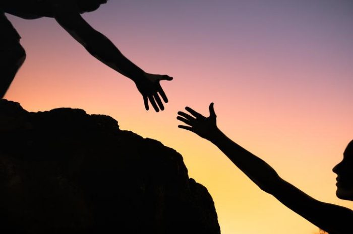 親社會行為：它是什麼、特徵、類型以及如何發展它