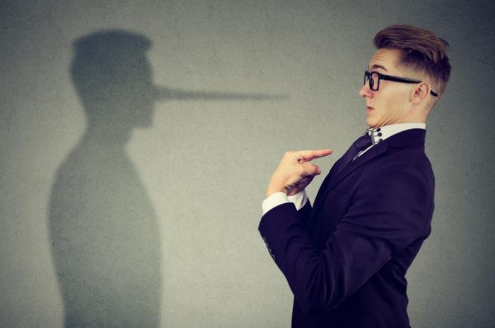 不同類型的謊言、每種謊言的特徵以及通常使用謊言的情況示例