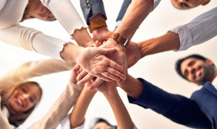 團隊合作：它是什麼、重要性、特點和優勢