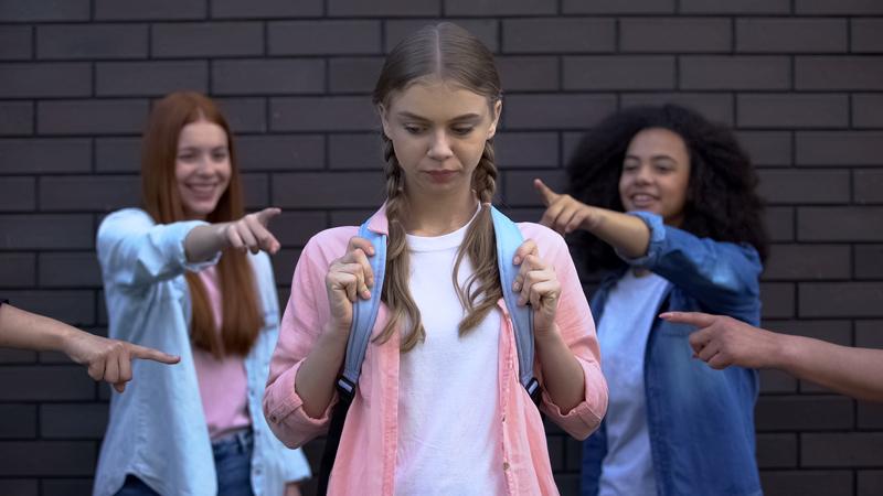 什麼是言語霸凌、後果以及如何預防