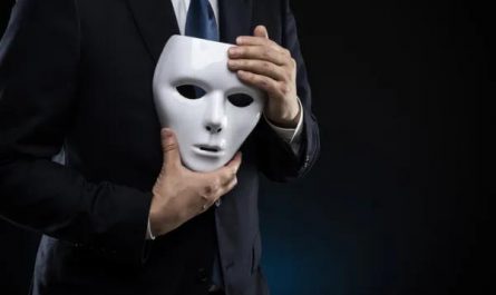 如何降低一個人的自尊心