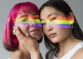 什麼是酷兒行為，以及為什麼它會傷害LGBTQ+社群