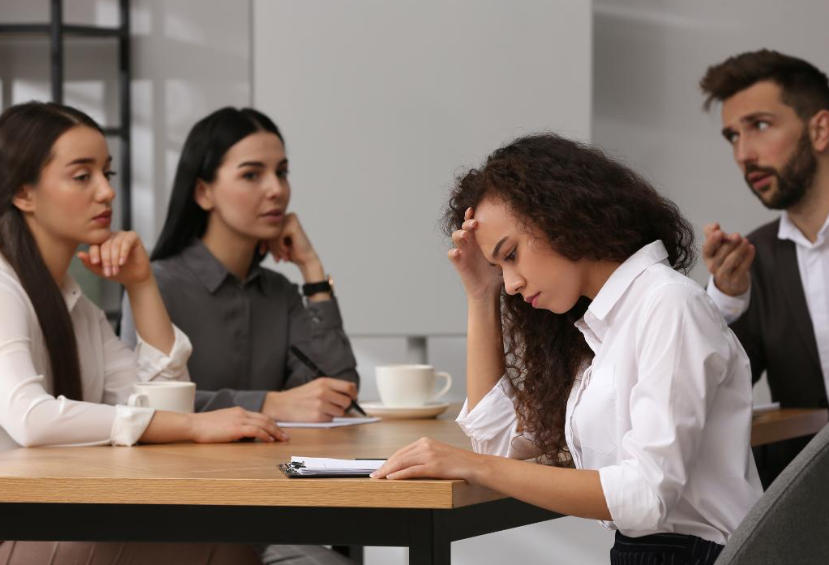 什麼是年齡歧視？它如何影響女性？