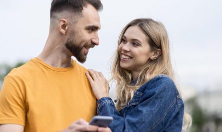 當一個女人告訴你私事時，這代表什麼？