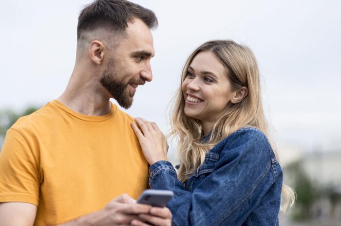 當一個女人告訴你私事時，這代表什麼？