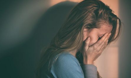 內源性憂鬱症：症狀、成因與治療