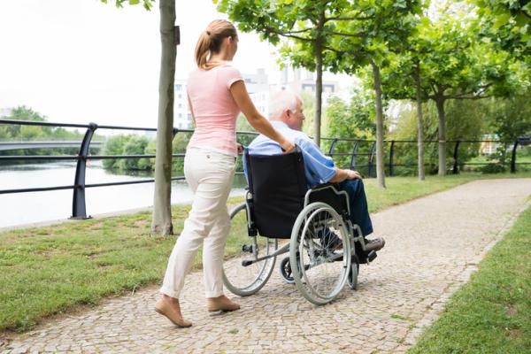 照顧者症候群：定義、症狀、分期和治療