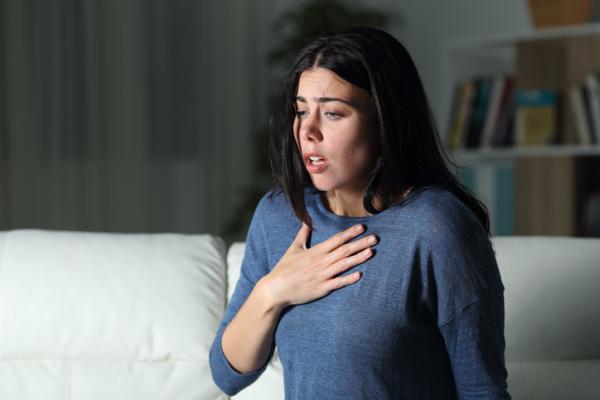 焦慮症：定義、症狀、類型、病因和治療